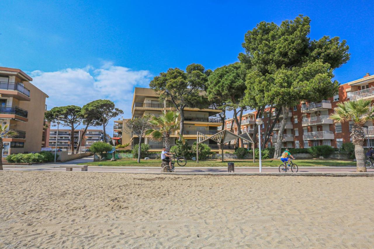 Txingudi - Only Families Apartment กัมบริลส์ ภายนอก รูปภาพ