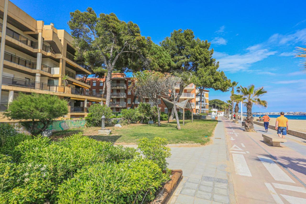 Txingudi - Only Families Apartment กัมบริลส์ ภายนอก รูปภาพ