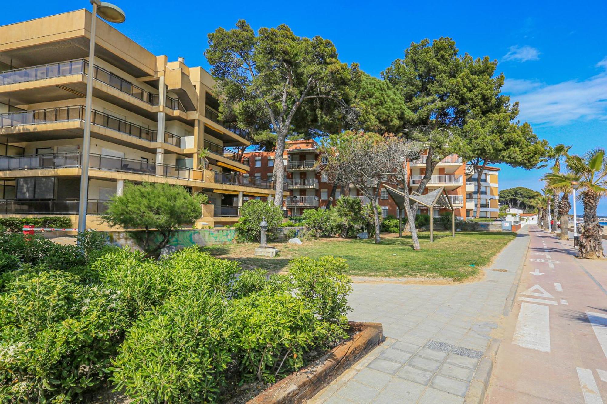 Txingudi - Only Families Apartment กัมบริลส์ ภายนอก รูปภาพ